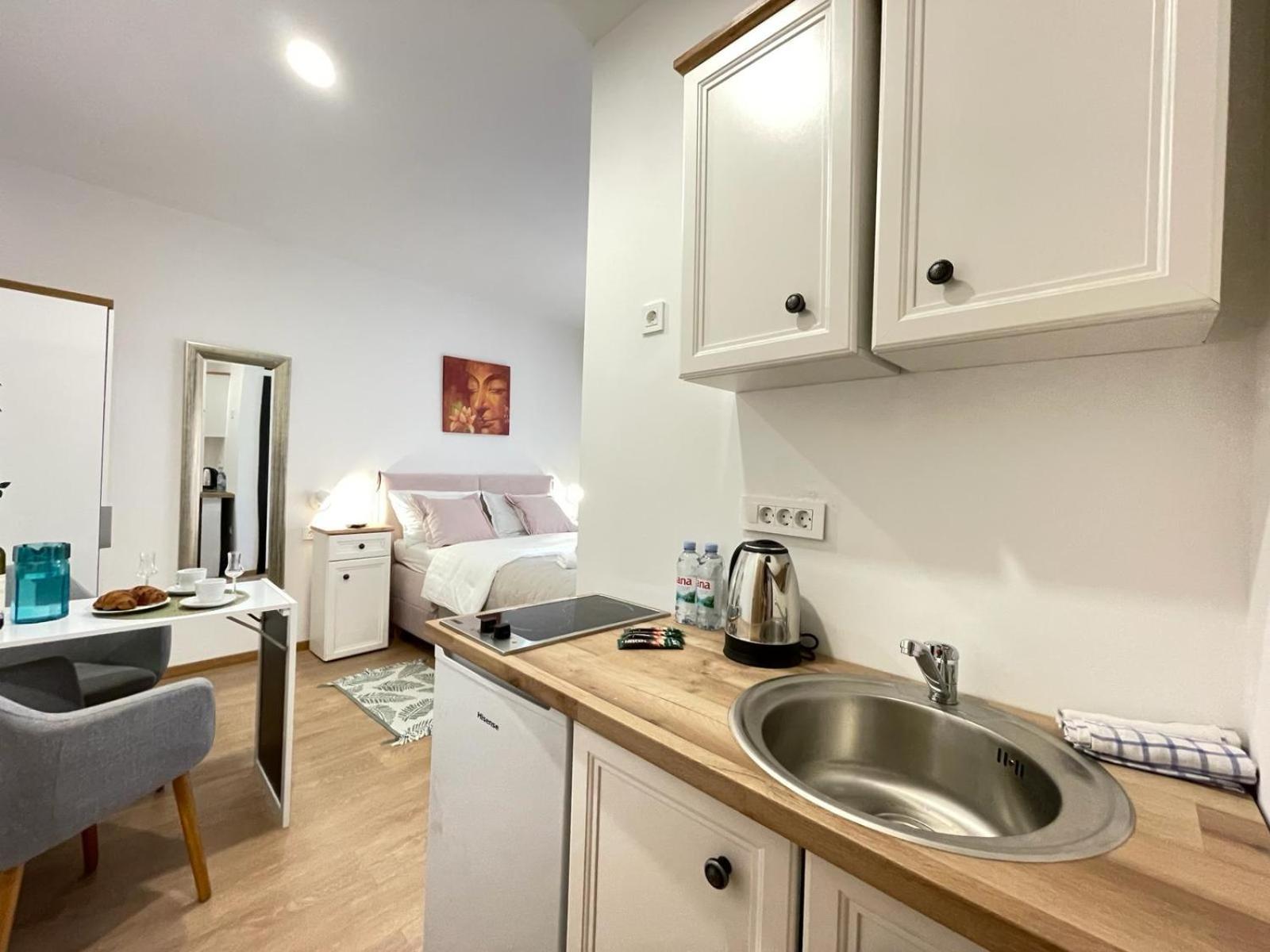 Astraluxe Apartment *
