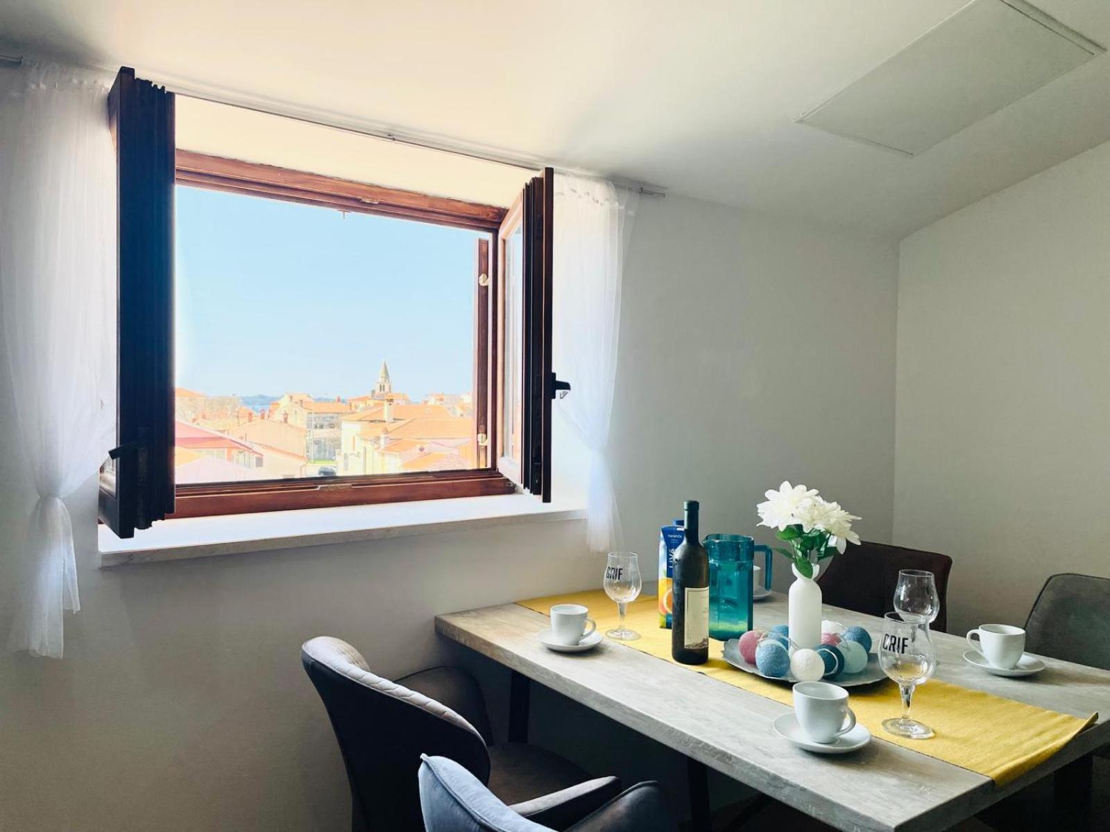 Astraluxe Apartment *